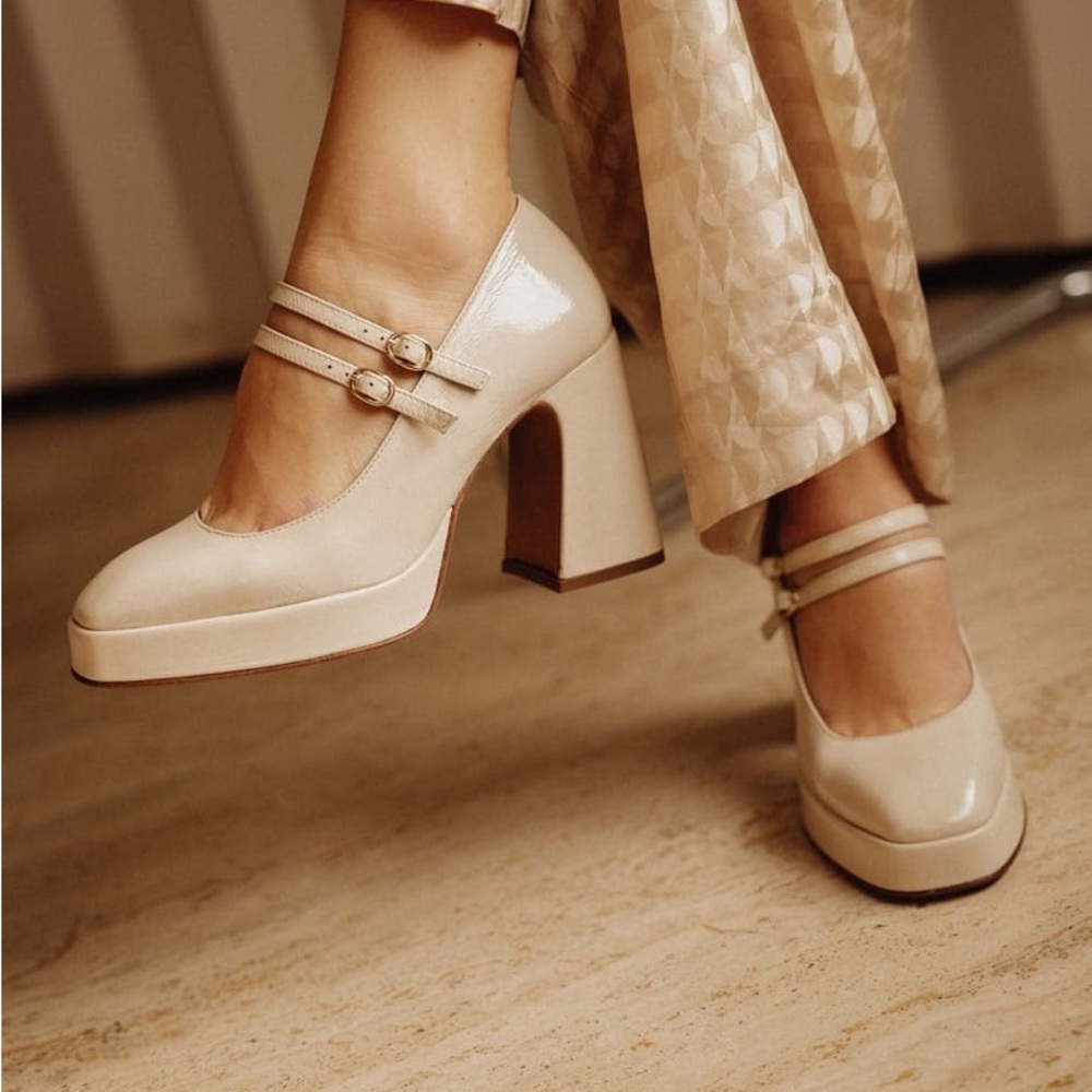 Bobbies Chantilly Cream Mary Jane Heels size 39 new in box
